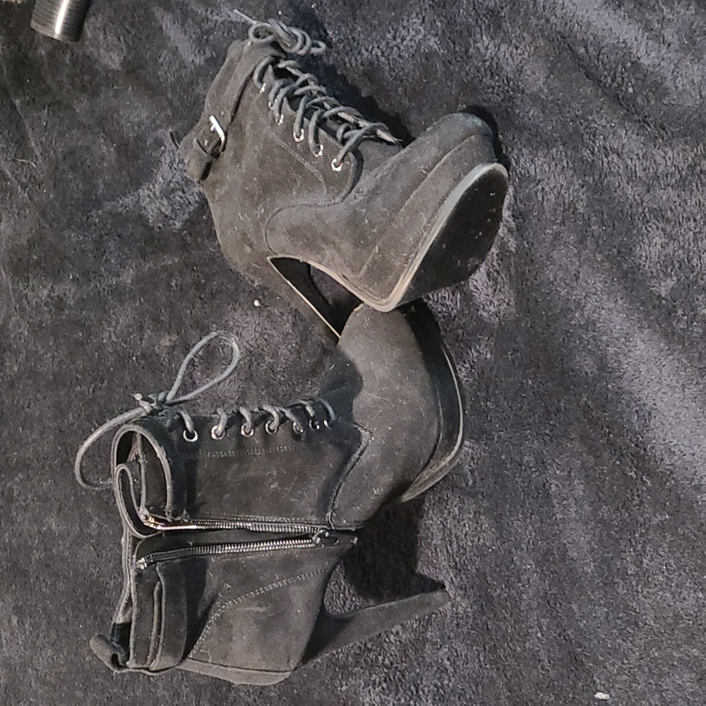 Black High Heeled Boots